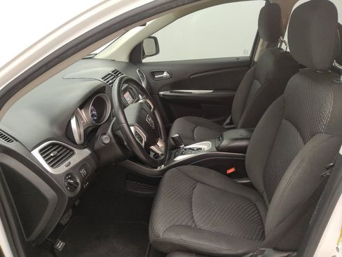 Used 2020 Dodge Journey SE w/ SE Popular Equipment Group image 17