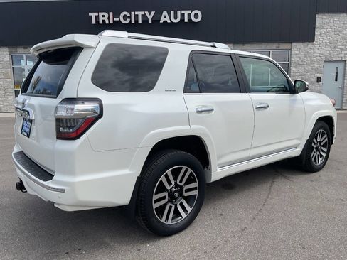 Used 2014 Toyota 4Runner Limited AWD/4WD image 7