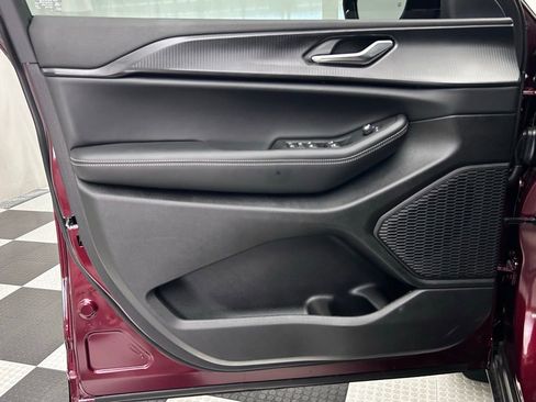 New 2025 Jeep Grand Cherokee 4WD image 14