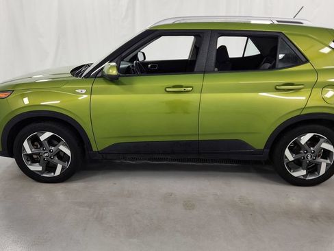 Used 2024 Hyundai Venue SEL FWD image 6