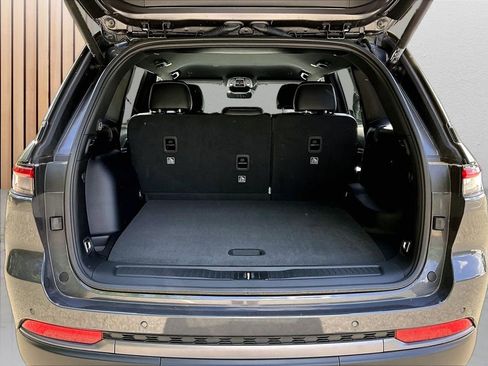 New 2026 Jeep Grand Cherokee Altitude AWD/4WD image 23