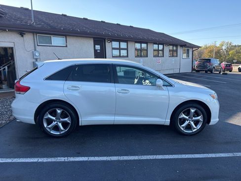 Used 2009 Toyota Venza AWD image 2