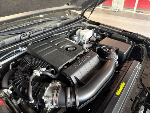 Used 2024 Nissan Frontier SV w/ Technology Package RWD image 27