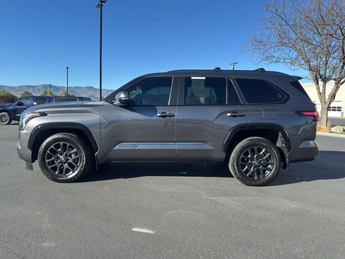 Used 2025 Toyota Sequoia Platinum AWD/4WD image 4