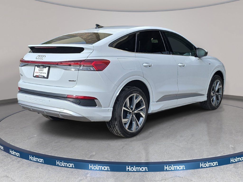 Used 2023 Audi Q4 e-tron Prestige AWD/4WD image 6