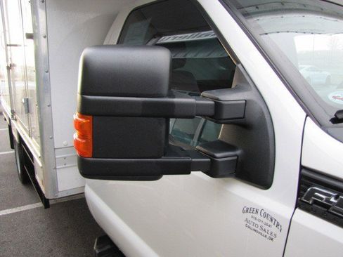 Used 2015 Ford F550 2WD Regular Cab Super Duty image 24