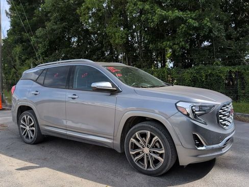 Used 2018 GMC Terrain Denali w/ Advanced Safety Package AWD/4WD image 2