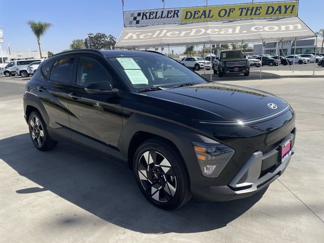 Used 2025 Hyundai Kona SEL FWD image 2