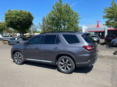 Used 2023 Honda Pilot Elite image 5