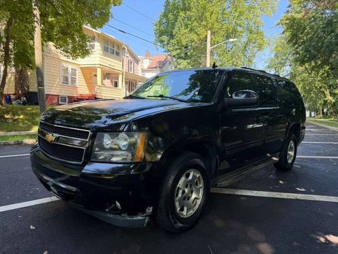 Used 2013 Chevrolet Suburban LT AWD/4WD image 2