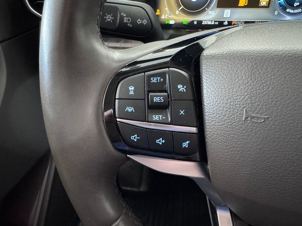 Used 2024 Ford Explorer Platinum w/ Technology Package AWD/4WD image 16