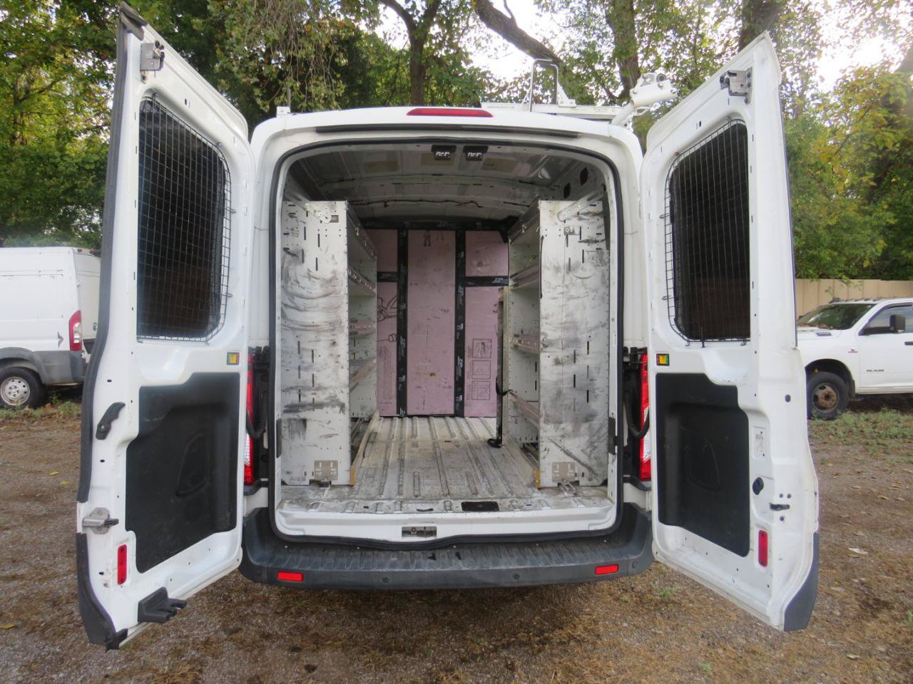Used 2017 Ford Transit 250 130 Medium Roof RWD image 37