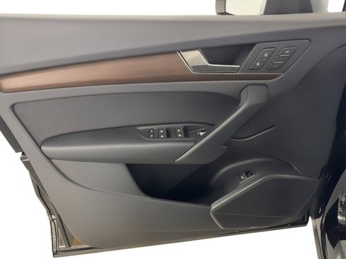 Used 2023 Audi Q5 2.0T Premium w/ Convenience Package image 14