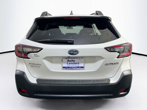 Used 2023 Subaru Outback Premium image 6