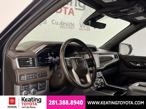Used 2022 GMC Yukon Denali w/ Denali Premium Package AWD/4WD image 13