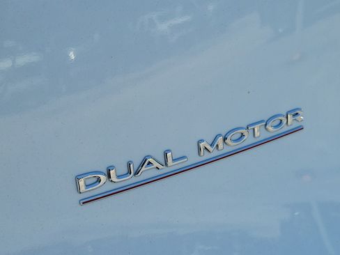 Used 2023 Tesla Model Y Long Range AWD/4WD image 11