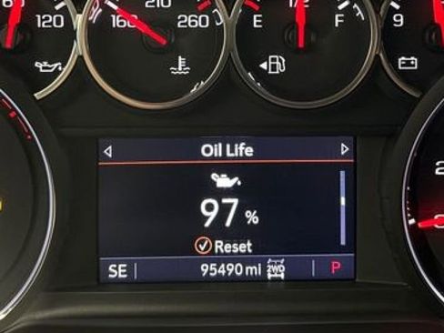 Used 2021 Chevrolet Tahoe RST w/ Luxury Package image 33