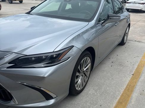 Used 2022 Lexus ES 350 Ultra Luxury w/ Accessory Package 2 FWD image 6