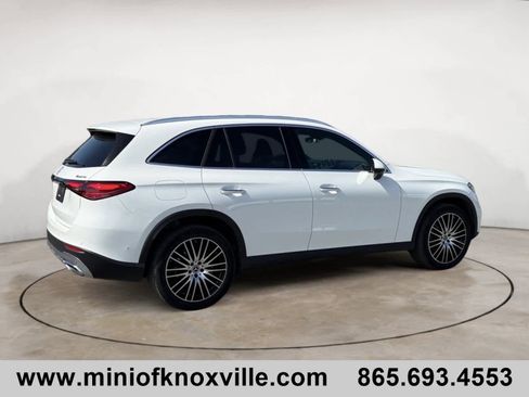 Used 2025 Mercedes-Benz GLC 300 4MATIC image 3