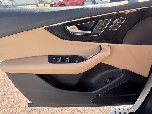 Used 2021 Audi Q7 2.0T Premium Plus w/ Executive Package image 9