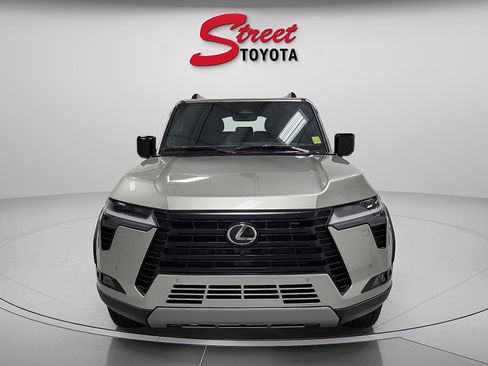 Used 2024 Lexus GX 550 AWD/4WD image 6
