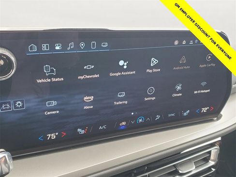 New 2025 Chevrolet Traverse LT w/ Driver Confidence Package image 21