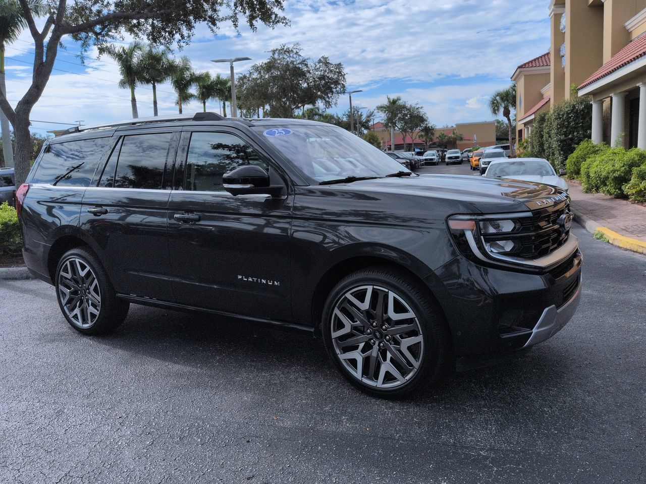 Certified 2025 Ford Expedition Platinum w/ Platinum Ultimate Package AWD/4WD image 2