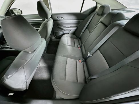 Used 2022 Nissan Altima 2.5 SV FWD image 25