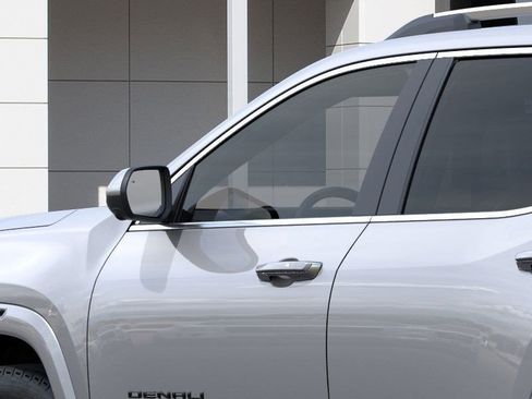 New 2026 GMC Terrain Denali w/ LPO, Black Badging Package image 13