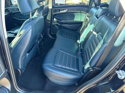 Used 2024 Ford Edge SEL w/ Sport Appearance Package image 12