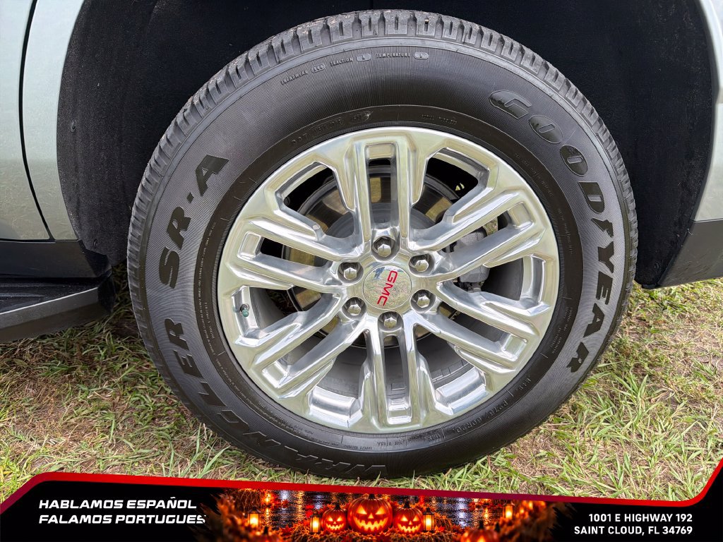 Used 2024 GMC Yukon SLT w/ SLT Luxury Package AWD/4WD image 11