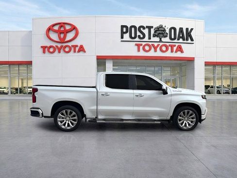 Used 2019 Chevrolet Silverado 1500 High Country w/ Technology Package AWD/4WD image 8