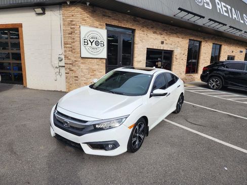 Used 2017 Honda Civic Touring image 1