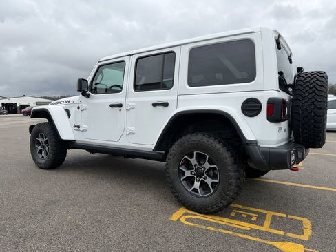 Used 2019 Jeep Wrangler Unlimited Rubicon w/ Dual Top Group AWD/4WD image 9