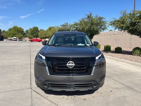 Used 2024 Nissan Pathfinder SV w/ Black Appearance Package AWD/4WD image 2