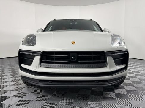 Certified 2026 Porsche Macan AWD/4WD image 6