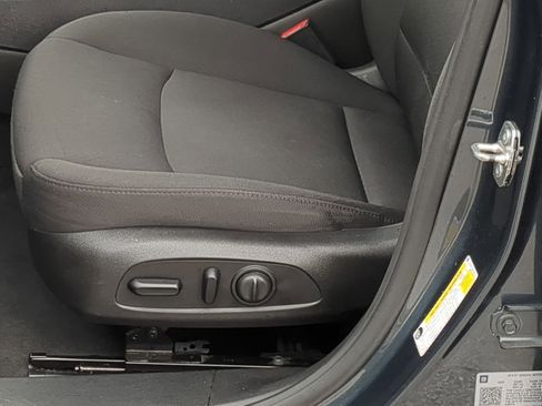 Used 2021 Chevrolet Malibu LT image 12