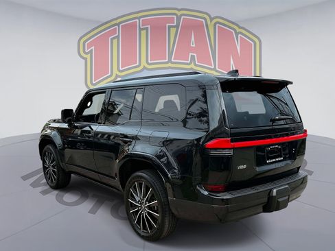 Used 2025 Lexus GX 550 w/ Accessory Package (2T) AWD/4WD image 4