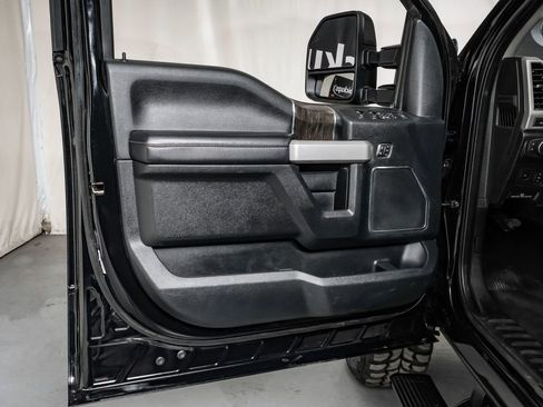 Used 2020 Ford F250 Lariat w/ Lariat Ultimate Package image 47