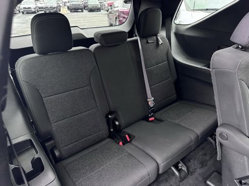 Used 2024 Chevrolet Traverse LT image 29