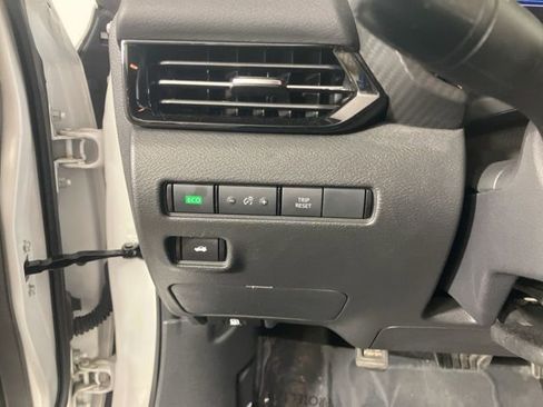 Used 2022 Nissan Sentra SR w/ Trunk Package image 10