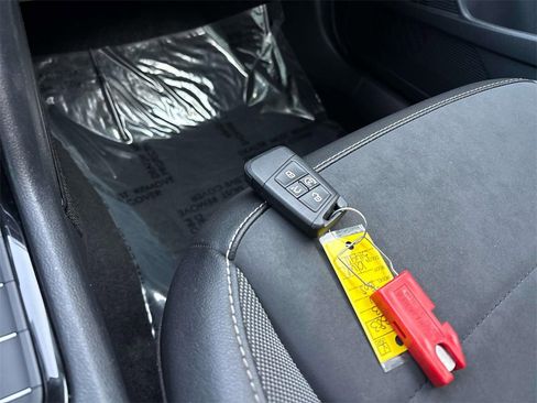 Used 2023 Volkswagen Taos SE w/ Panoramic Sunroof Package image 27