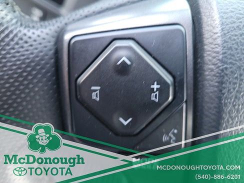 Used 2016 Toyota Tacoma TRD Sport image 13