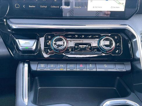 Used 2024 GMC Sierra 2500 Denali w/ Denali Reserve Package image 16