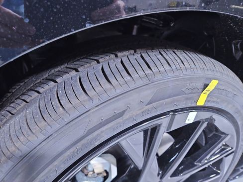 New 2025 Nissan Sentra SR w/ Midnight Edition image 27