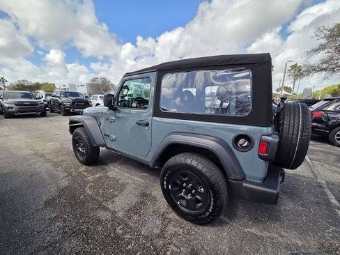 Used 2024 Jeep Wrangler Sport image 4