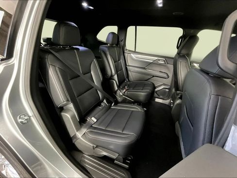 New 2026 GMC Acadia Elevation w/ Elevation Premium Package FWD image 11