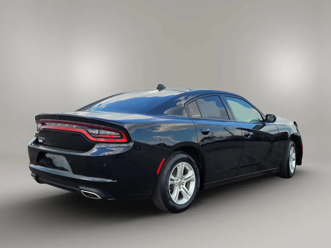 Used 2023 Dodge Charger SXT RWD image 12