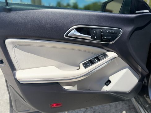 Used 2015 Mercedes-Benz CLA 250 image 9