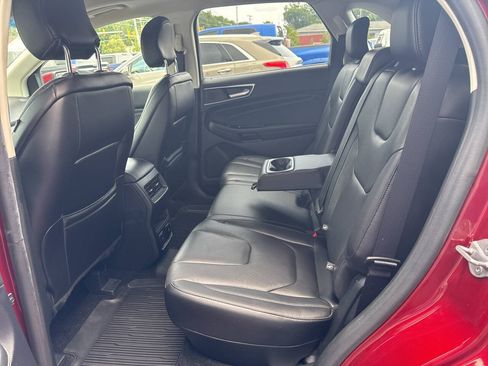 Used 2019 Ford Edge Titanium w/ Cold Weather Package AWD/4WD image 16